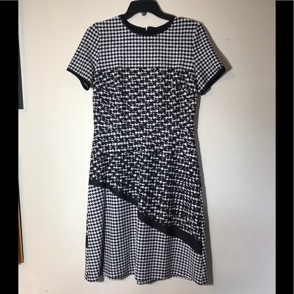 SOLD - Black/White Short Sleeve Dress - Picture 4 of 16